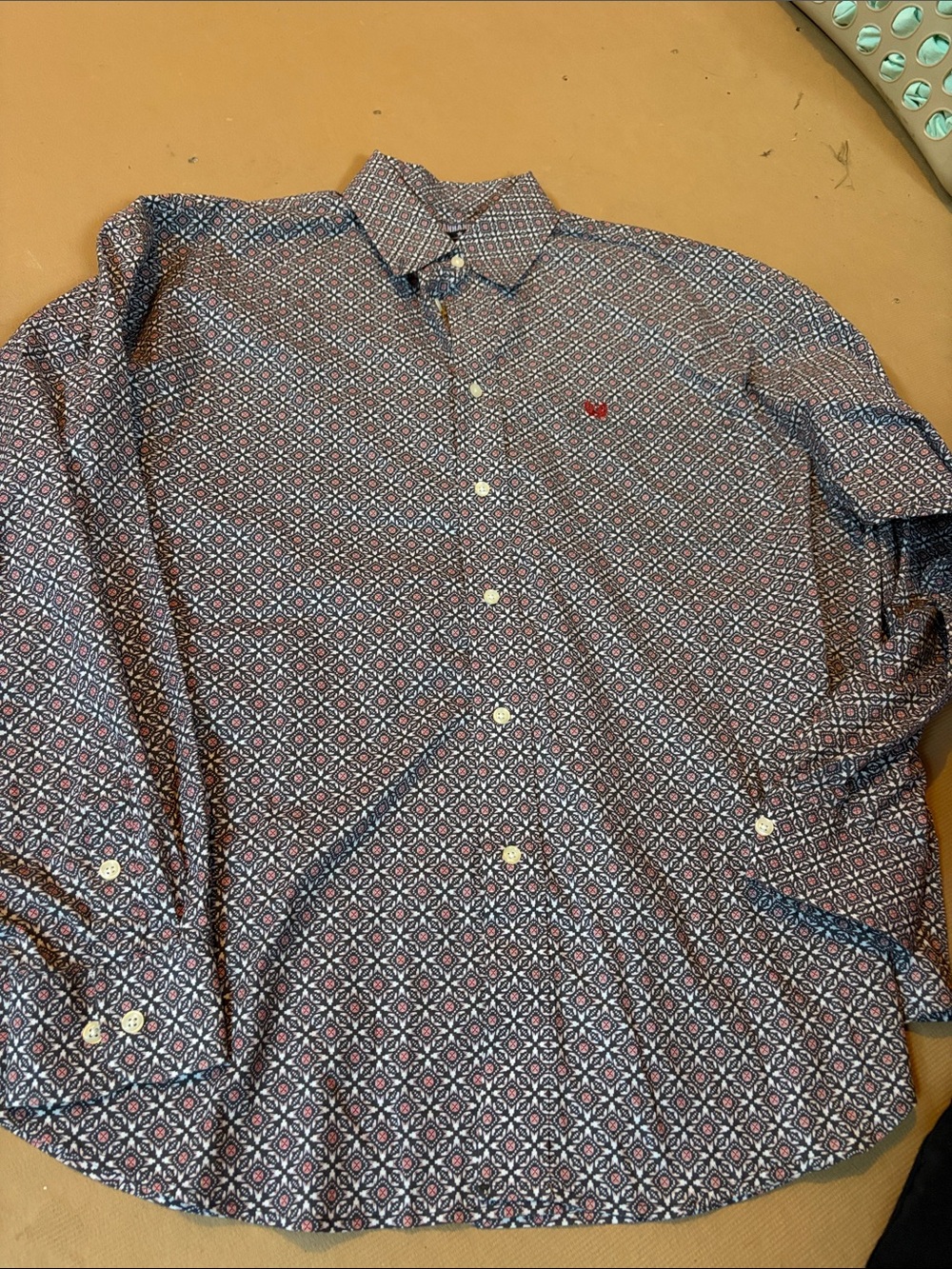 Men's Casual Long-Sleeve Button-Down Shirt in Navy and Red